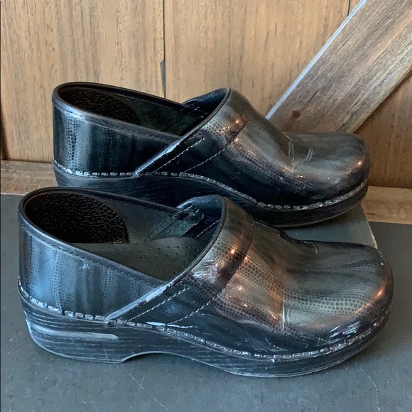 Dansko women’s shoes - Picture 3 of 6